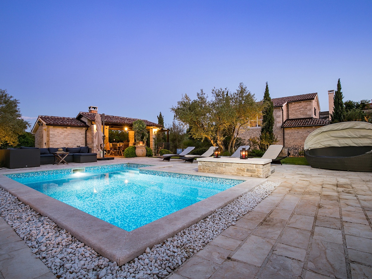 Villa Experience with swimming pool