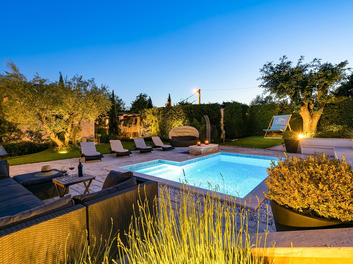 Villa Experience with swimming pool