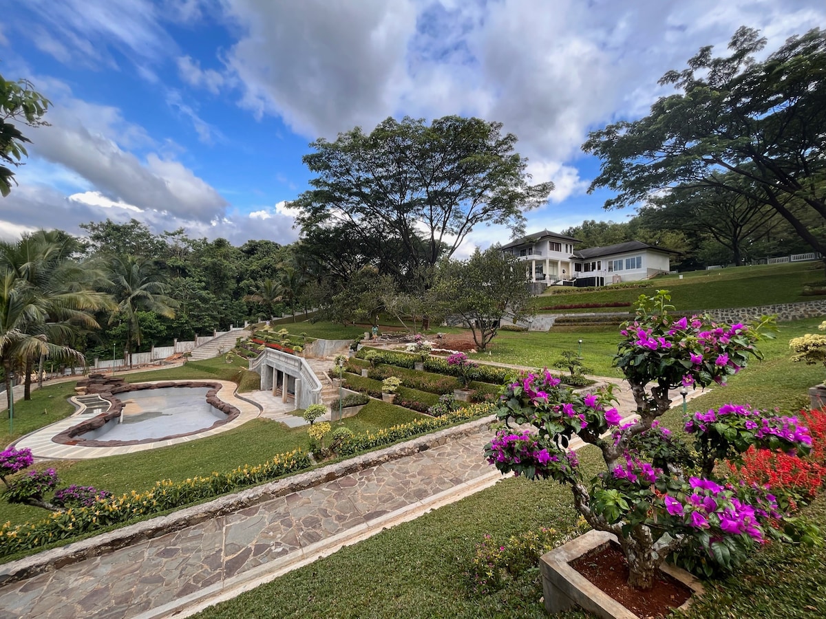 Mansion with A Million Dollar View @ Sentul City