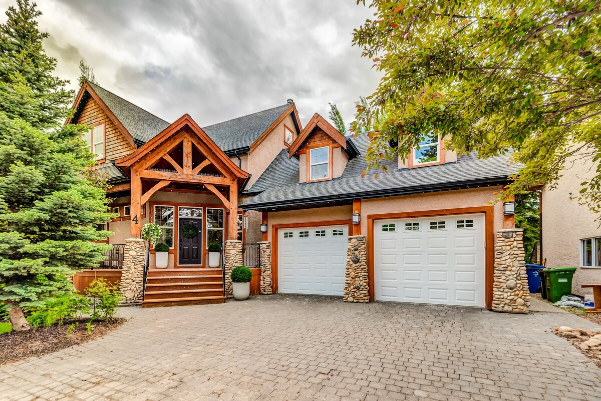 Large HOME Luxurious On The Bow River