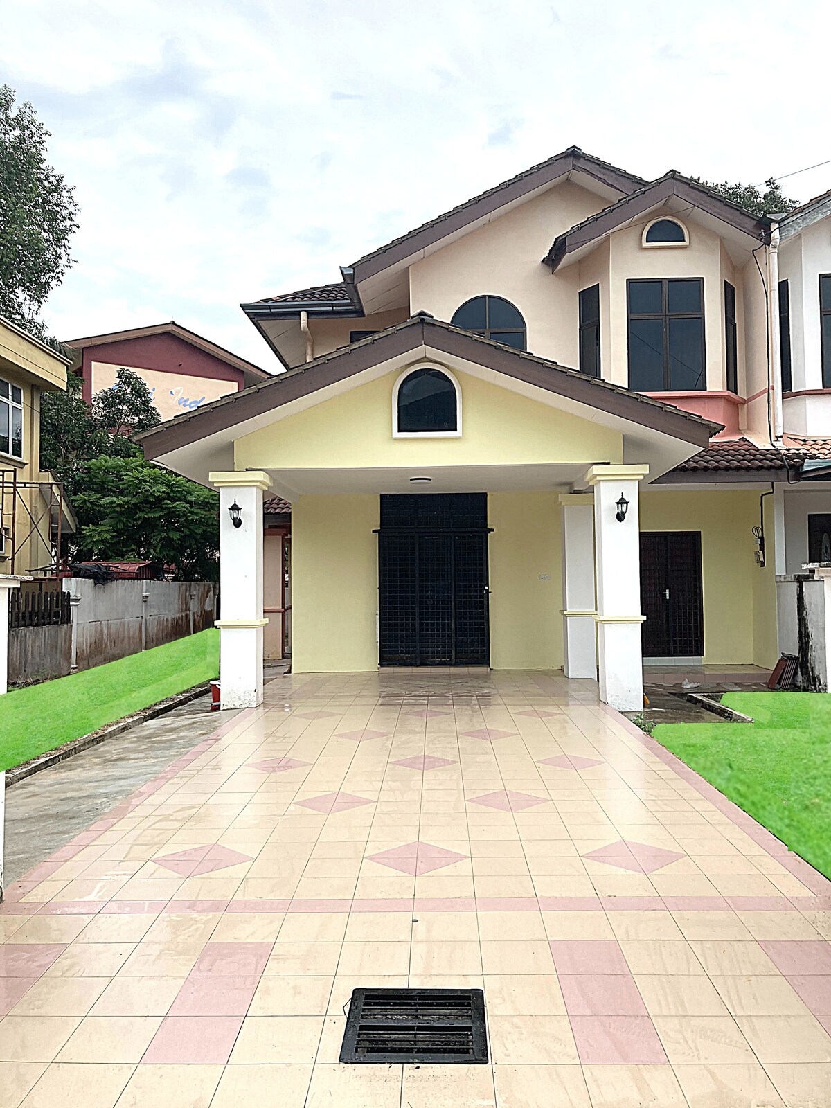 KANNA HOMESTAY KANGAR