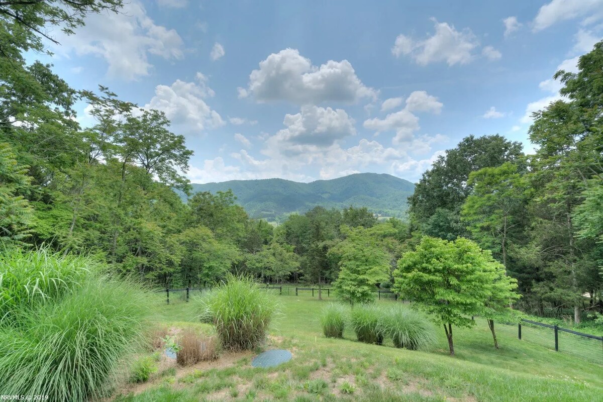 Mountain Retreat in Blacksburg