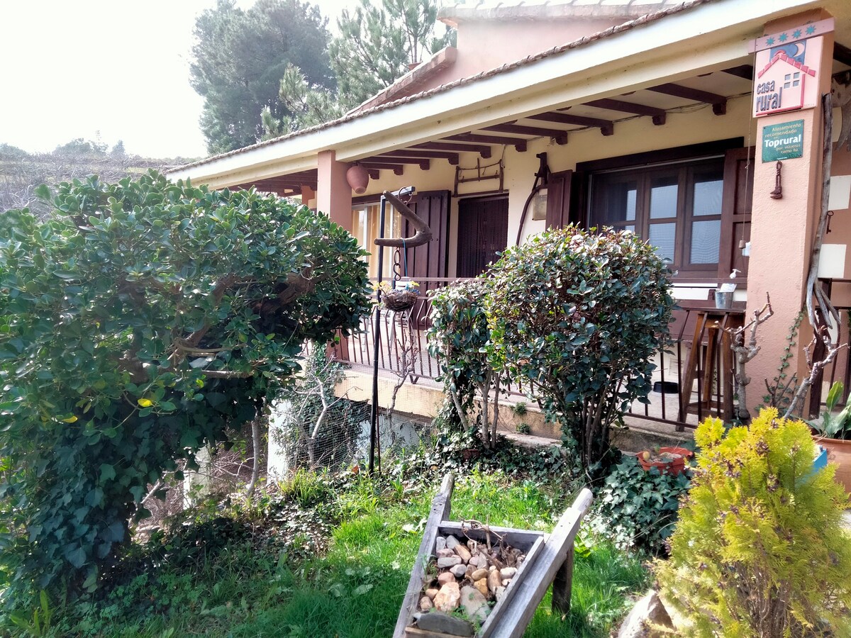 Casa Rural, ideal invierno, chimenea, barbacoa