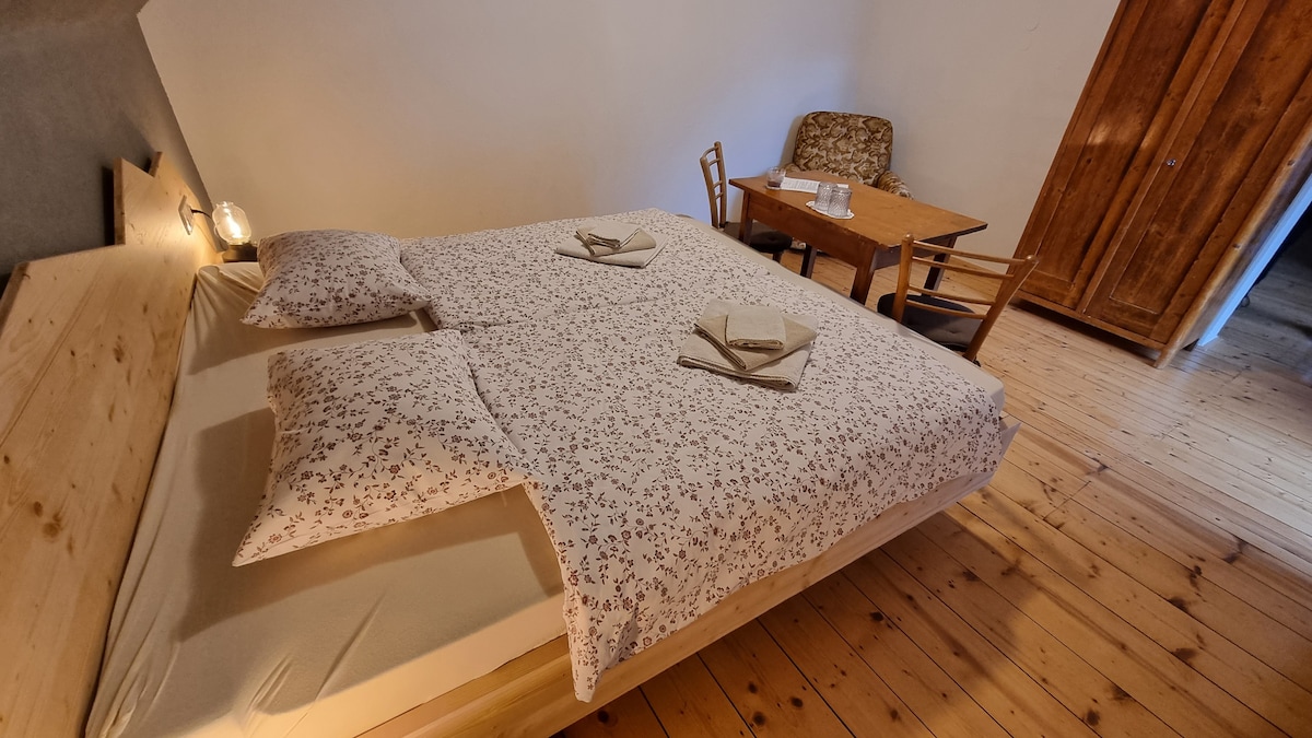 Vila Koman -单人卧室，共用卫生间