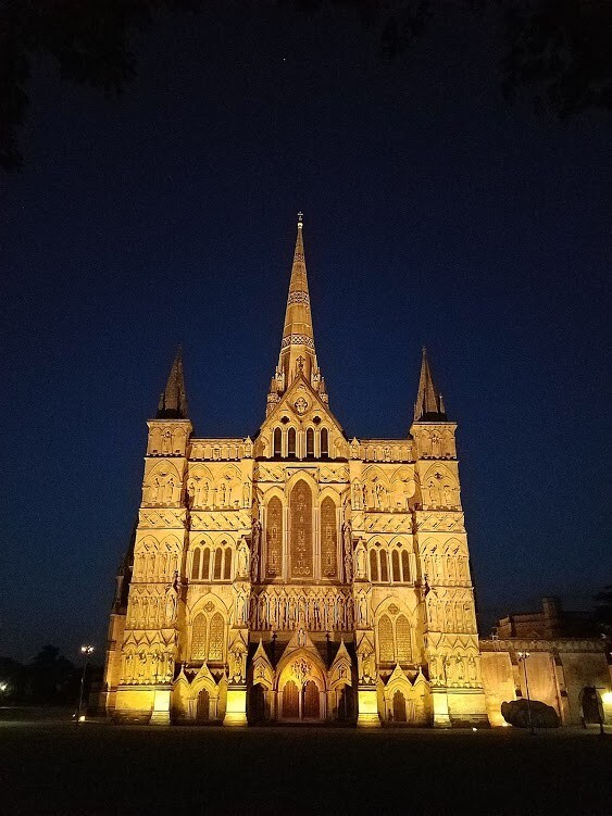 索尔兹伯里大教堂（ Salisbury Cathedral ）靠近单间公