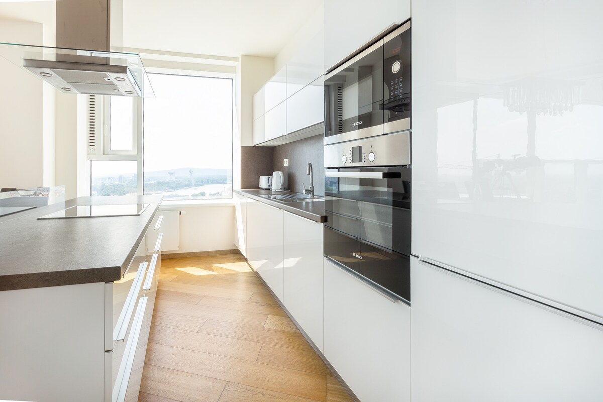 现代公寓，可俯瞰布拉迪斯拉发全景
