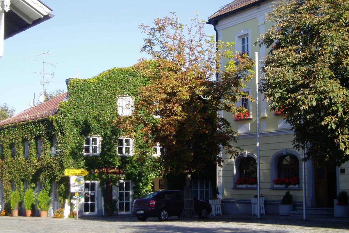 Residential building on the market square (299 m2)