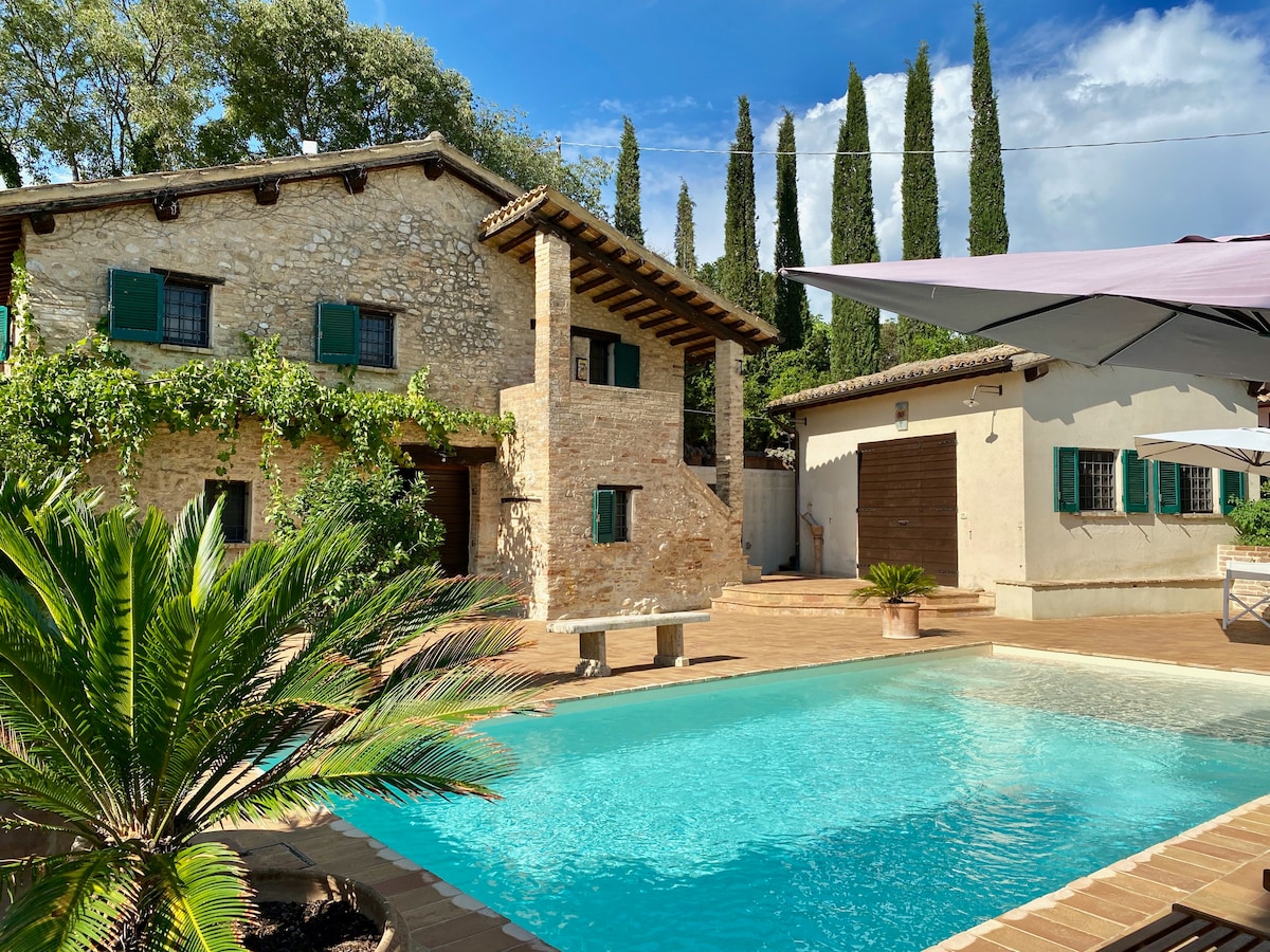 Private Umbrian Villa w Mineral Salt Pool