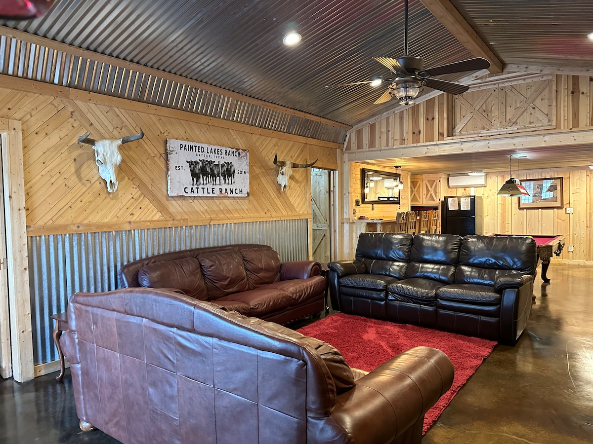 Painted Lakes Ranch的Tumbleweed酒吧小屋