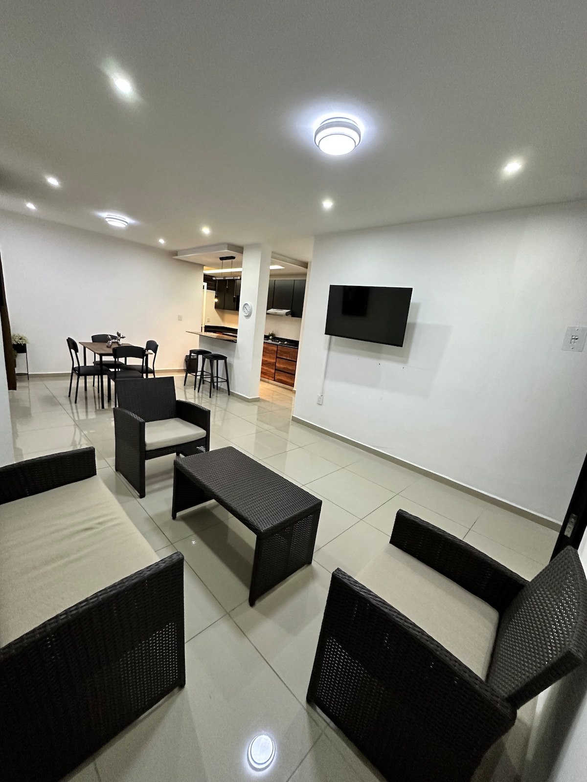 Departamento moderno en condominio Virreyes