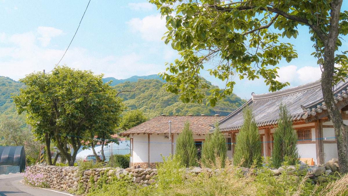 Jirisan山下的Sancheong （ Barra/小房间2 ） ：您在路边休息的小韩屋（提供早餐）