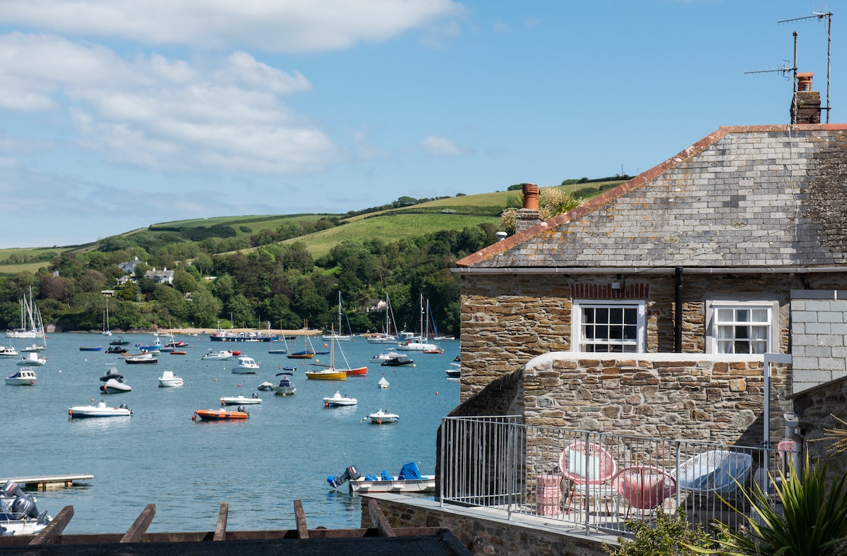 Waterfront home in Salcombe, amazing sea views