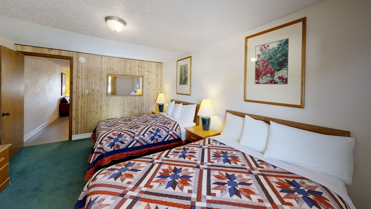 River Inn offering Two Double Beds Deluxe Suite