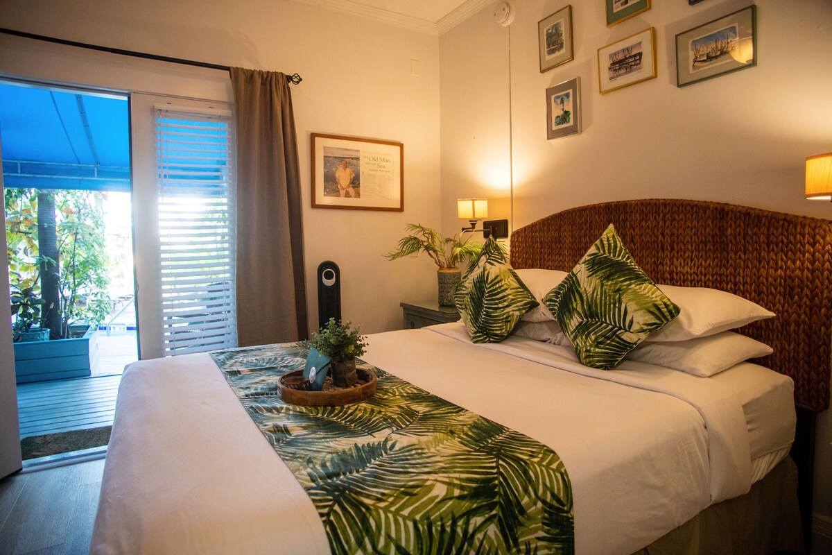 距离Duval -威尼斯-美丽的标准双人床房，房价包含：早餐、欢乐时光、自行车。