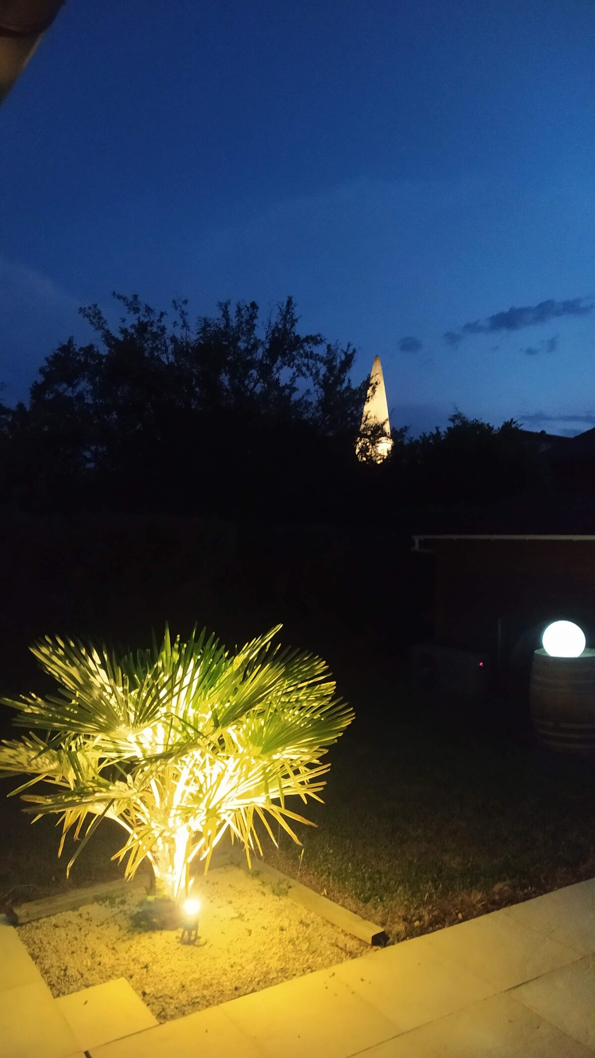 Vacances au calme à Givry dans maison avec piscine