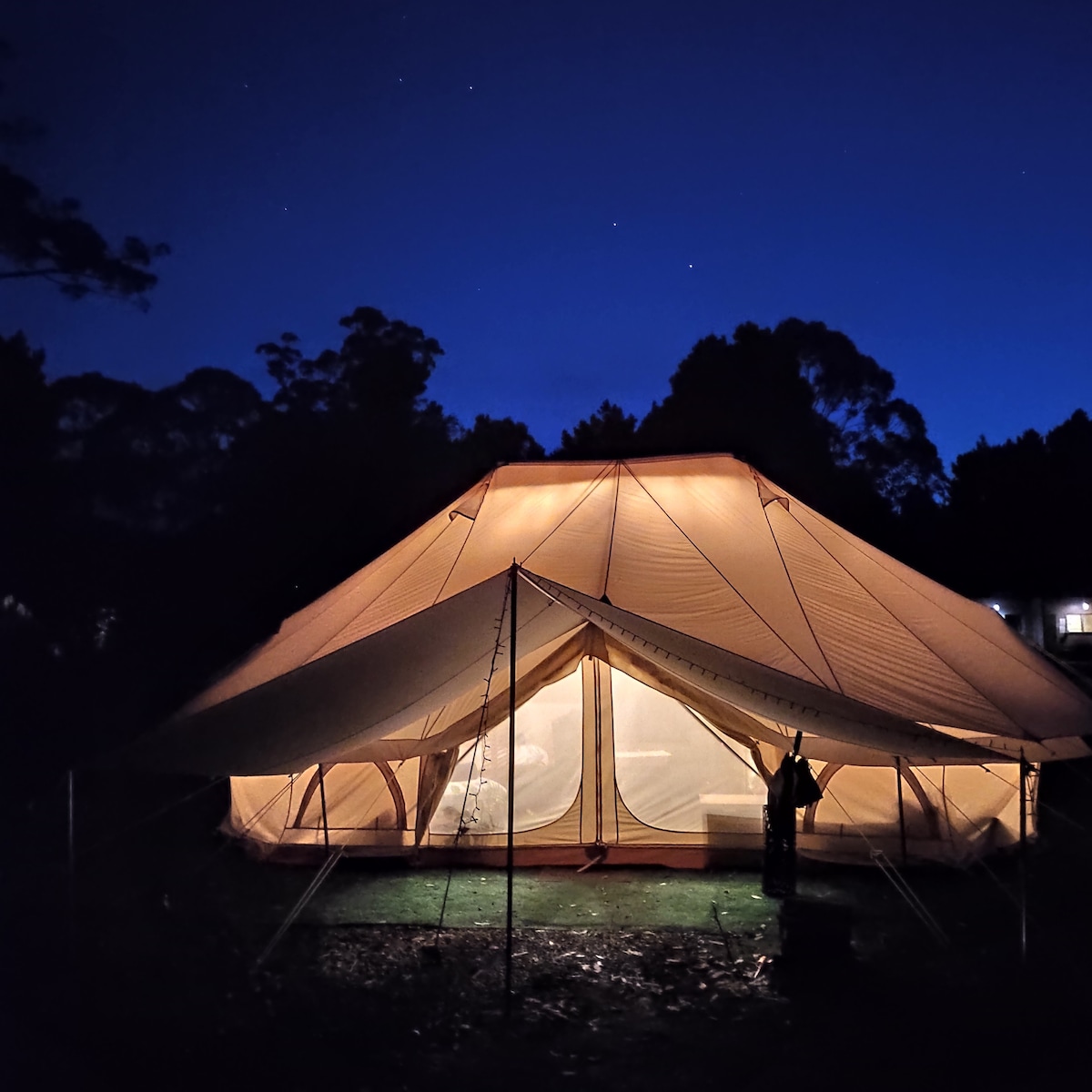 Zeehan Bush Camp -豪华家庭豪华露营帐篷