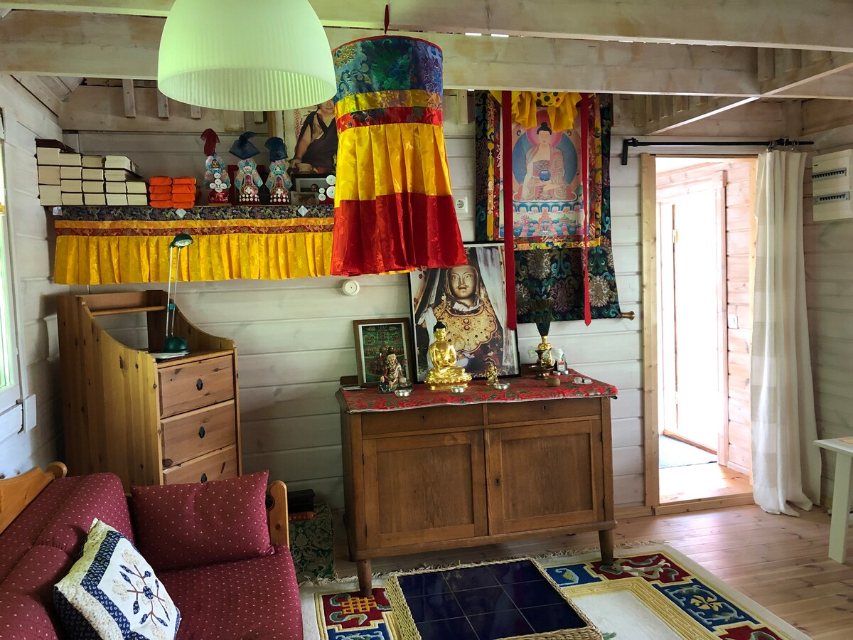 喜马拉雅风格冥想小木屋