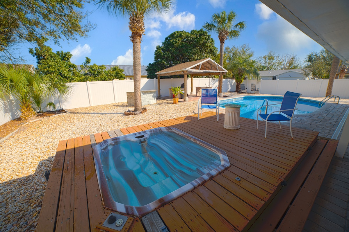 Pool-Jacuzzi & Palm Trees/ 8 Universal/ 15 Disney