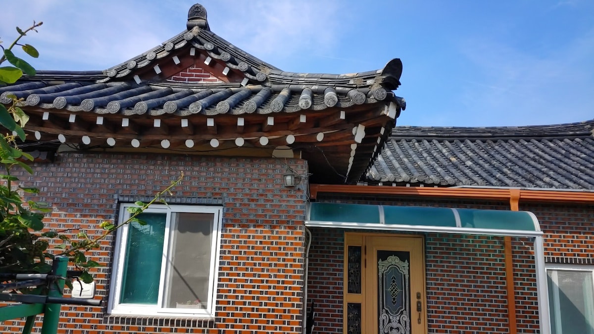 Gyeongju Hanok 25 pyeong #森林发床和早餐#宽敞的房间2 ，宽敞的起居室1 ，漂亮的花园100平