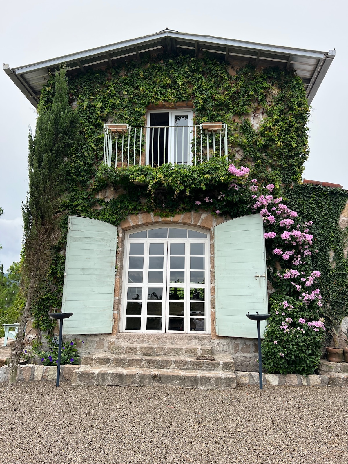 Cottage in the Woods- Las Lechuzas