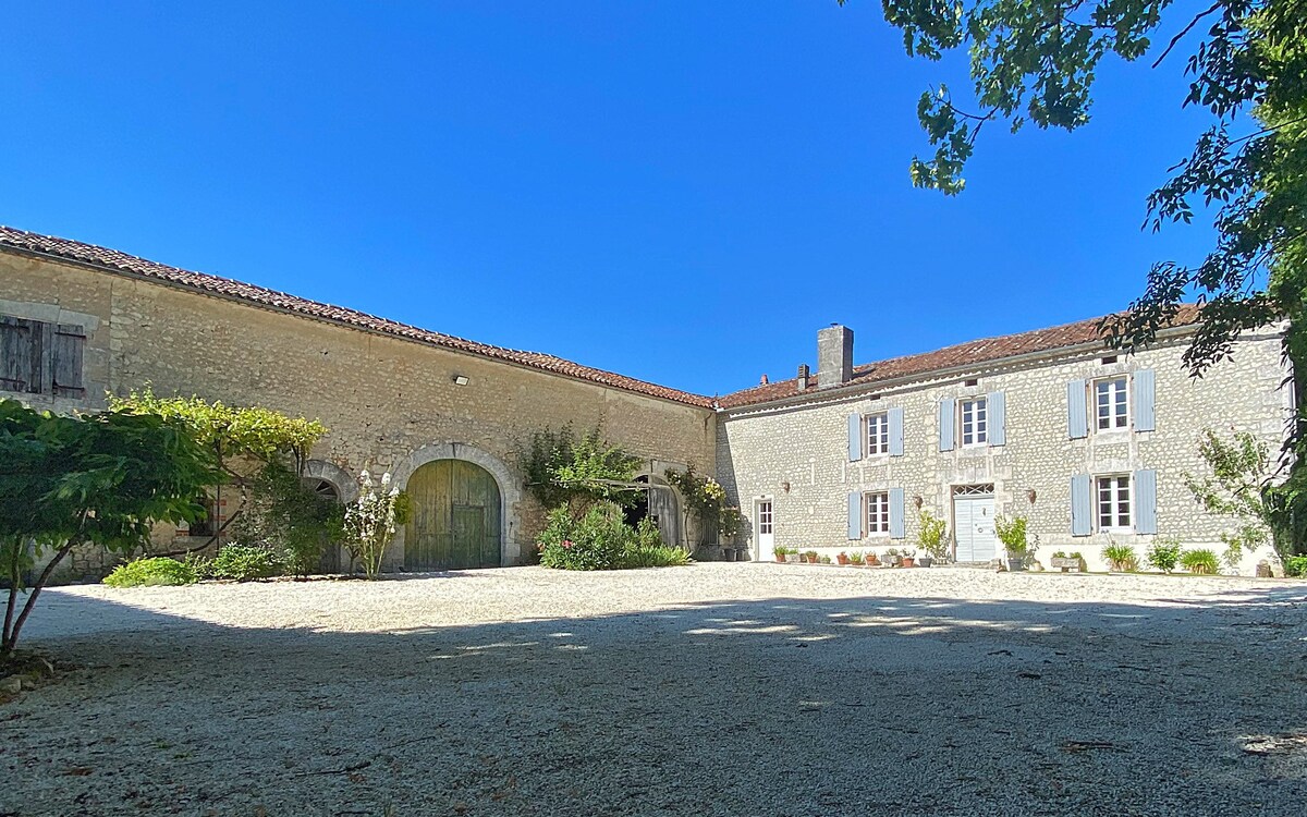 Manoir Beaulieu: French manor house