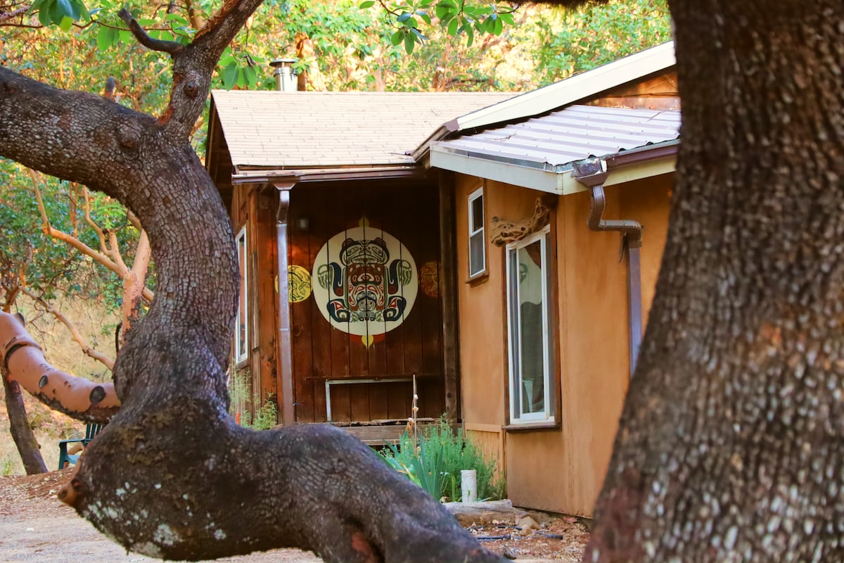 Cob Bear Hut