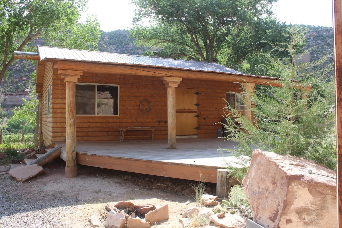 舒适的Montezuma小木屋，可欣赏葡萄园景观。