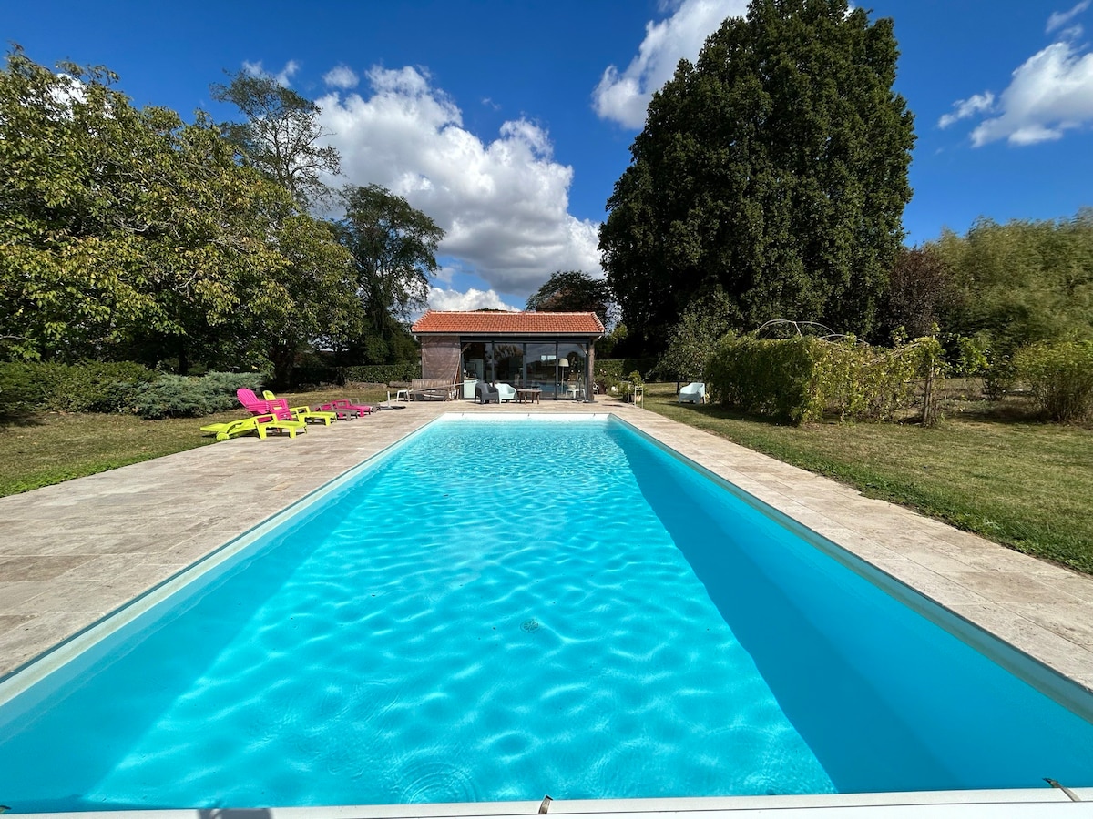 Maison de charme avec piscine privée-La Bergerie