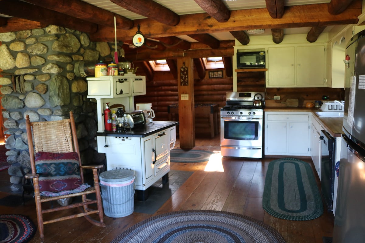 Larkspur Log Home ，山地自行车道，狗拉雪橇