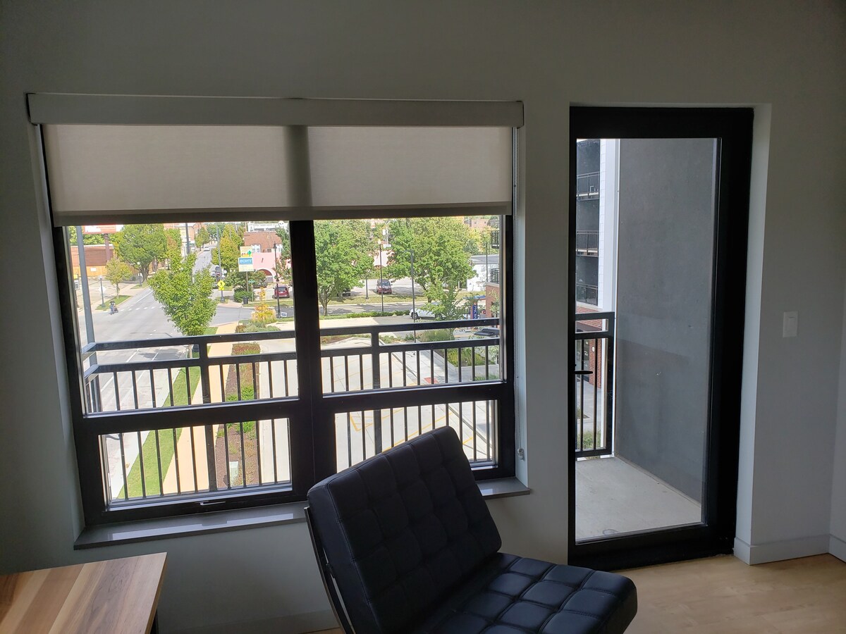 Midtown Plaza - Campustown Luxury Apartment (A)