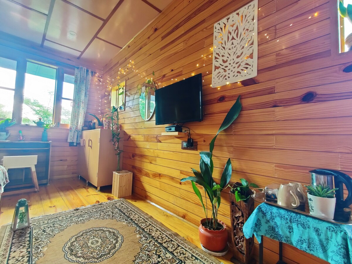 Chirping Wooden Chalet ： Wanderthirst Dharamshala