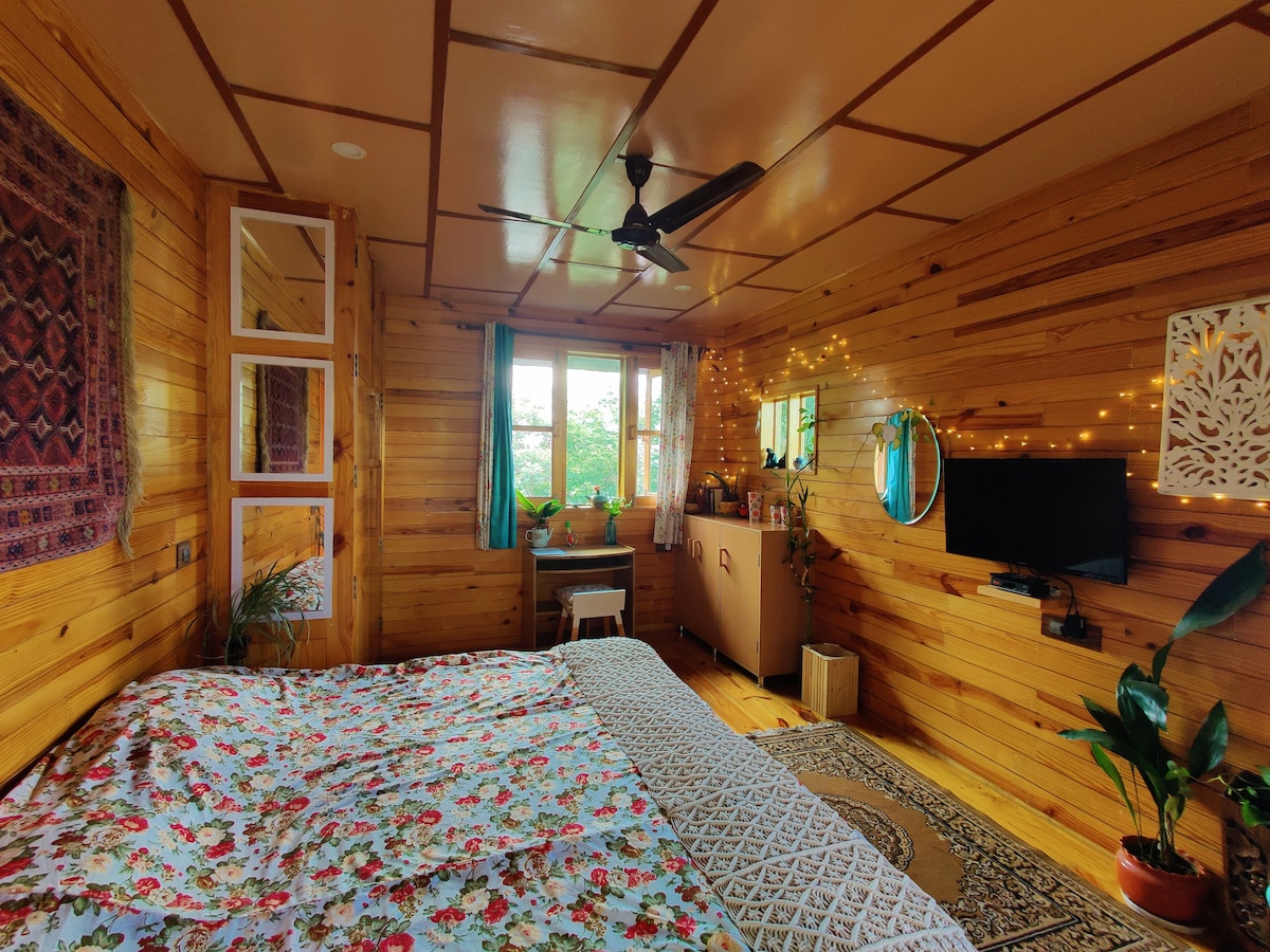 Chirping Wooden Chalet ： Wanderthirst Dharamshala