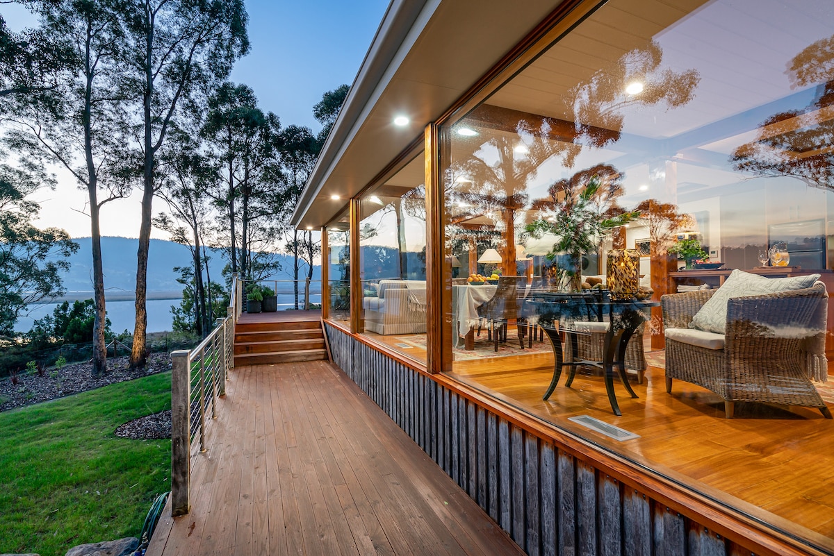 Huon River Hideaway