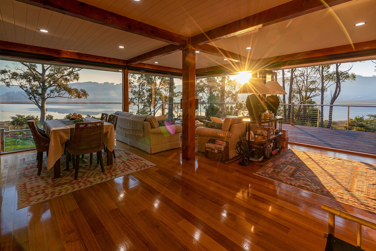 Huon River Hideaway