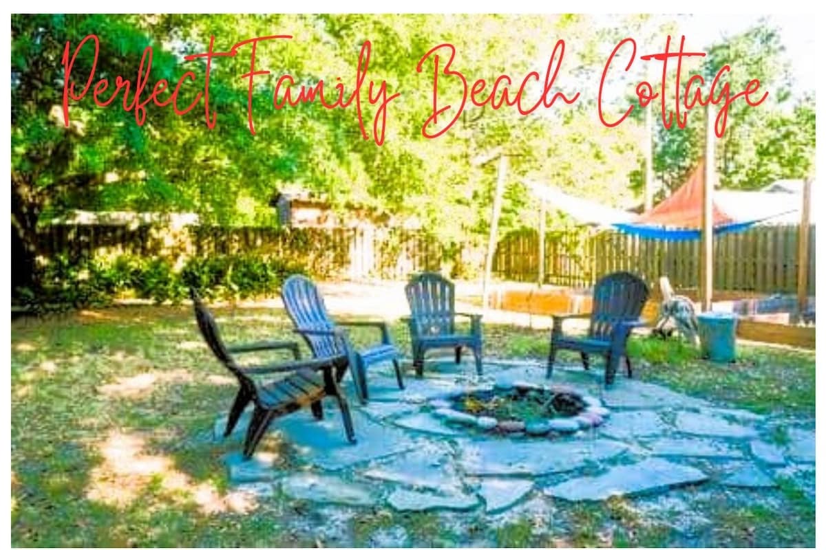 Walk to Beach; HUGE Private Fenced Yard!  Firepit!