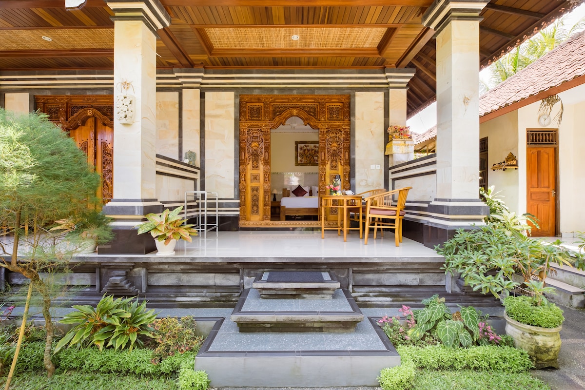 Rio House乌布（ Rio House Ubud ） ，巴厘岛（位于乌布（ Ubud ）的中心地带）