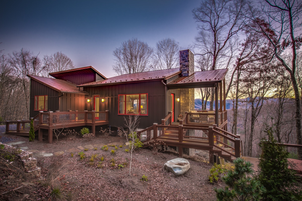 Misty Glen. Modern Mnt Retreats: The Buckeye