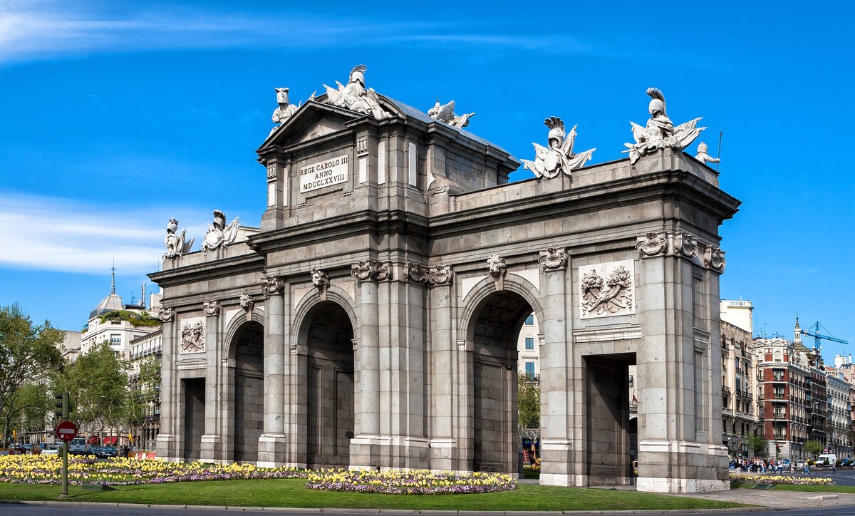 阿尔卡拉（ Puerta de Alcalá ）顶层公寓，完美的大家庭