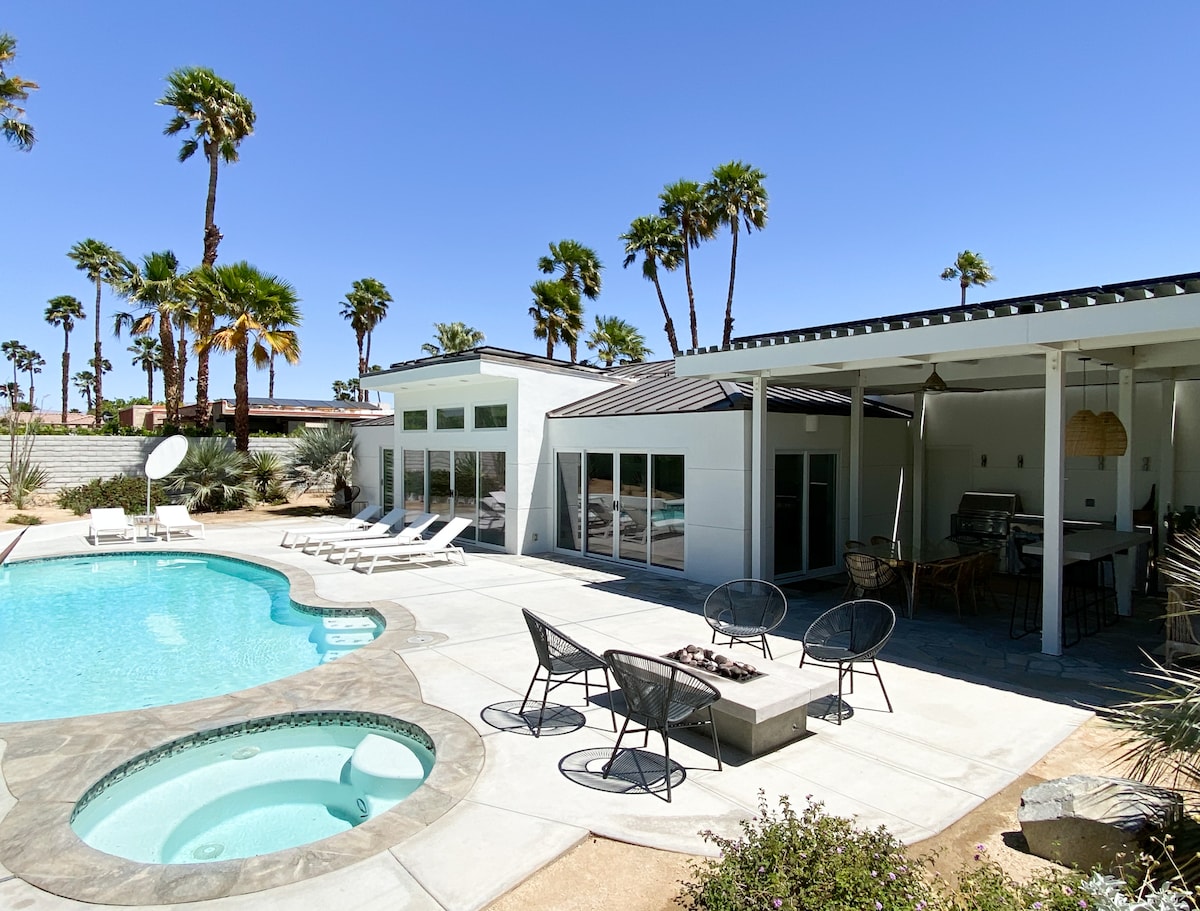 棕榈泉（ Palm Springs ）的「Hidalgo House」，可欣赏山景！