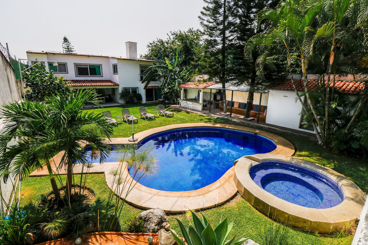 伊甸园位于库埃纳瓦卡（ Cuernavaca ） ，温暖的阳光和泳池！