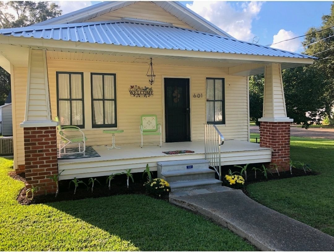 Eunice Bungalow
Downtown-Stout
House