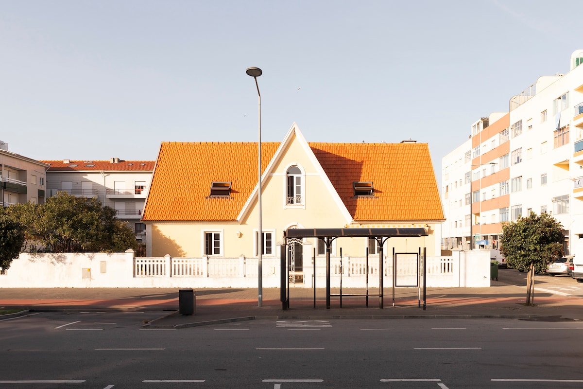 Casa Amarela, 9-room beach house