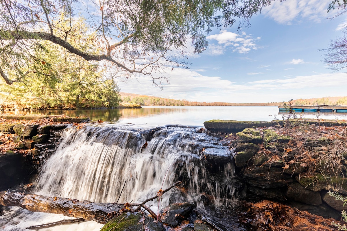 Lake Iroquois - "Lakes End"