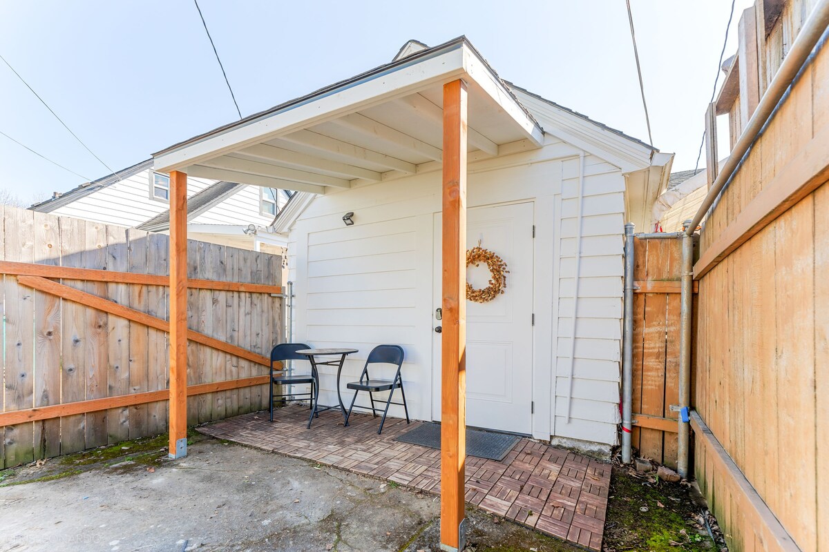 PNW Sweet & Simple Tiny Home