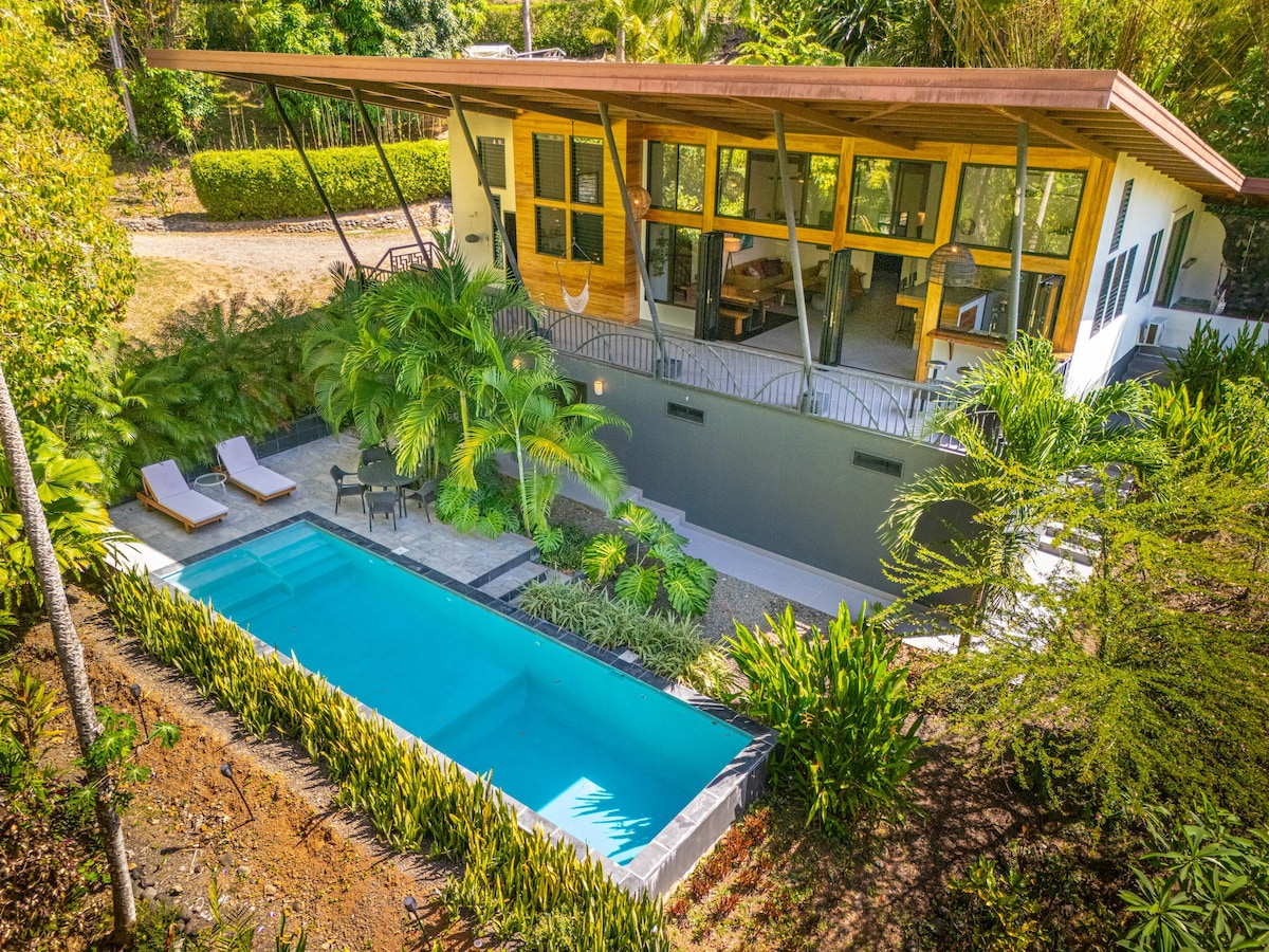 Luxury jungle home with pool, minutes from ocean