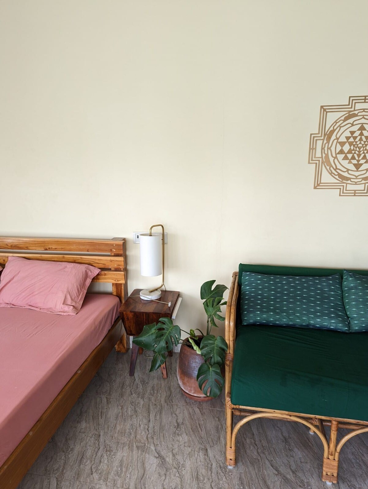 Spiritual penthouse suite close to Ramana ashram