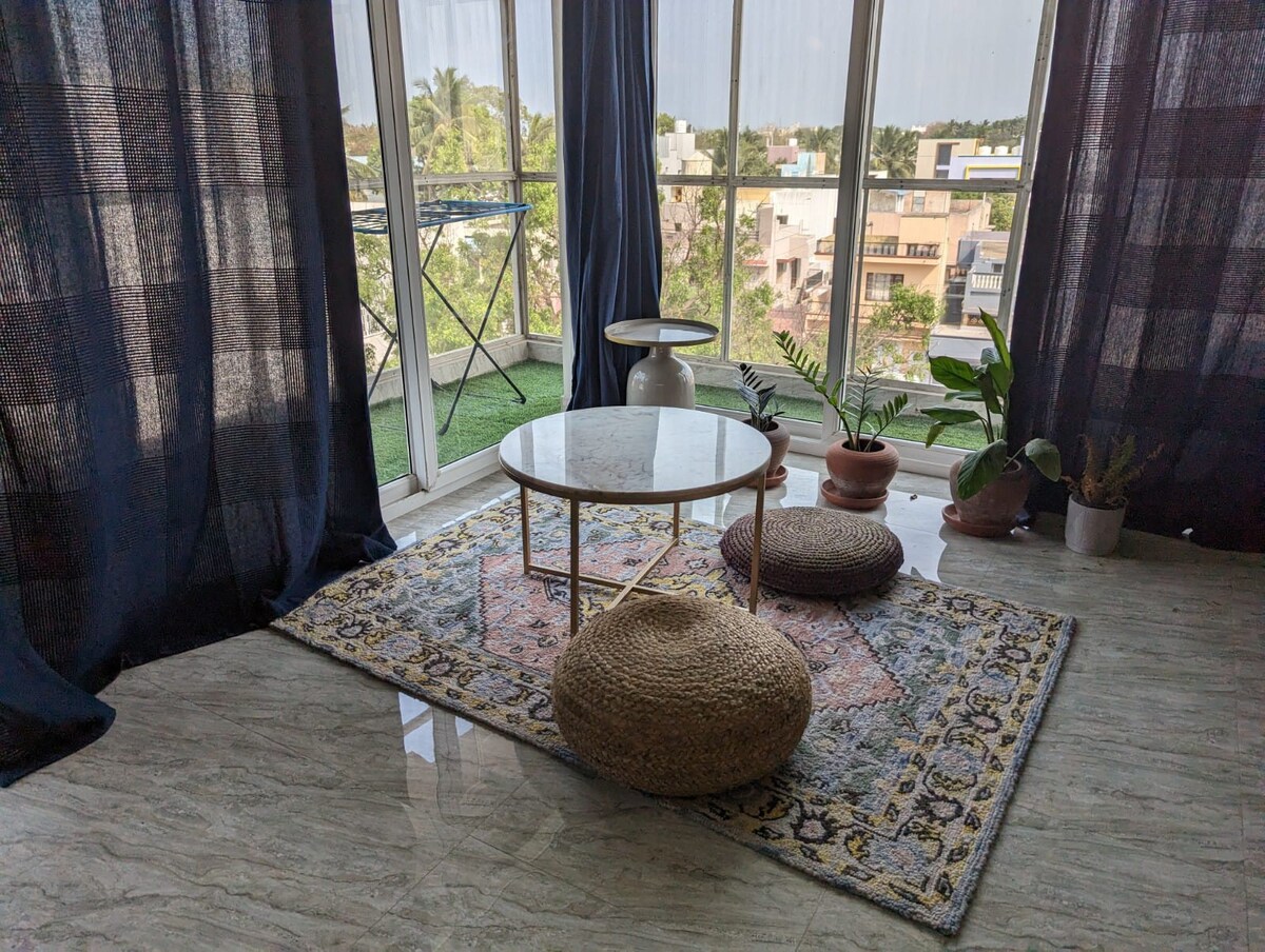 Spiritual penthouse suite close to Ramana ashram