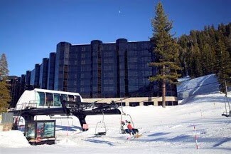 豪华滑雪场滑雪度假村：热水浴缸、游泳池、水疗中心