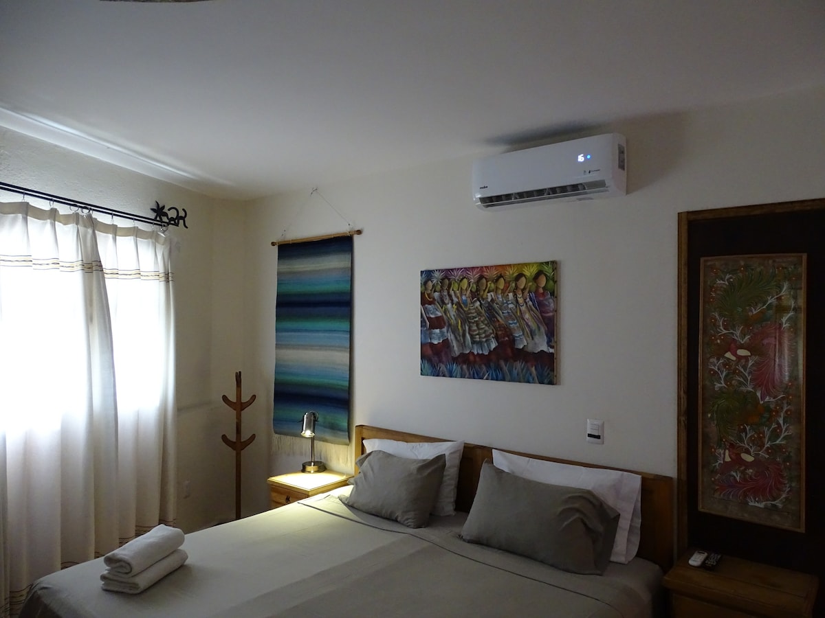 Beautiful room in Jalatlaco -Car Rental Available!