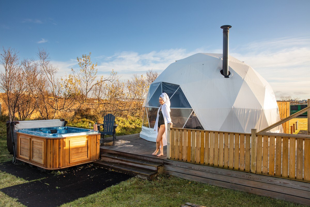 雷克雅未克之家（ Reykjavik Domes ） -配备热水浴缸和壁炉的奢华体验